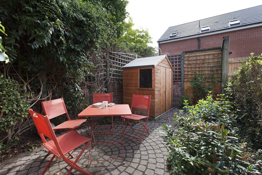 Entire apartment, Highfield Grove -  a serviced house that sleeps 4 guests  in 2 bedrooms in Nottinghamshire