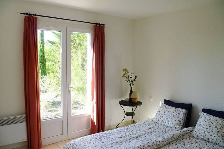 Location de vacances pour 8 personnes, avec terrasse et jardin à Montouliers - 2