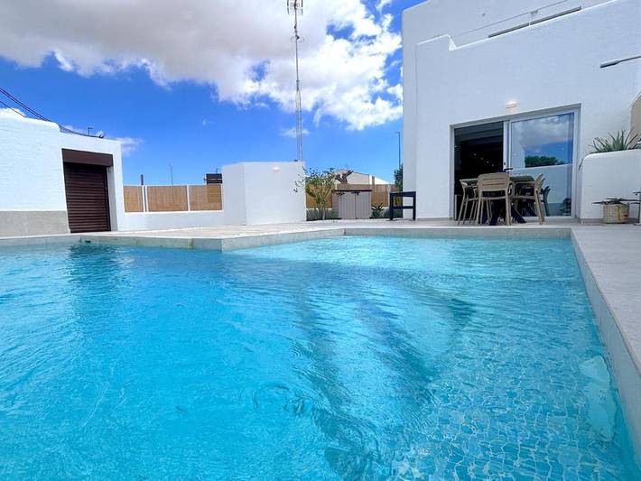 Apartamento de vacaciones para 6 personas, con terraza además de piscina y jardín - 1