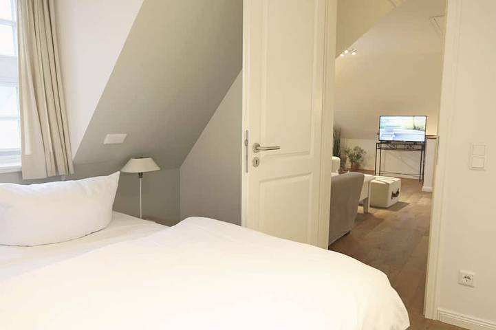 Ganze Wohnung, Luxuriöses Obergeschoss-Appartement mit Garten & Strandkorb in Westerland, Sylt in Westerland, Sylt (Gemeinde)