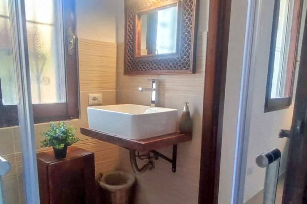 Charming villa a 100 metri dalla spiaggia e un mare di smeraldo... in Geremeas, Cagliari e Dintorni