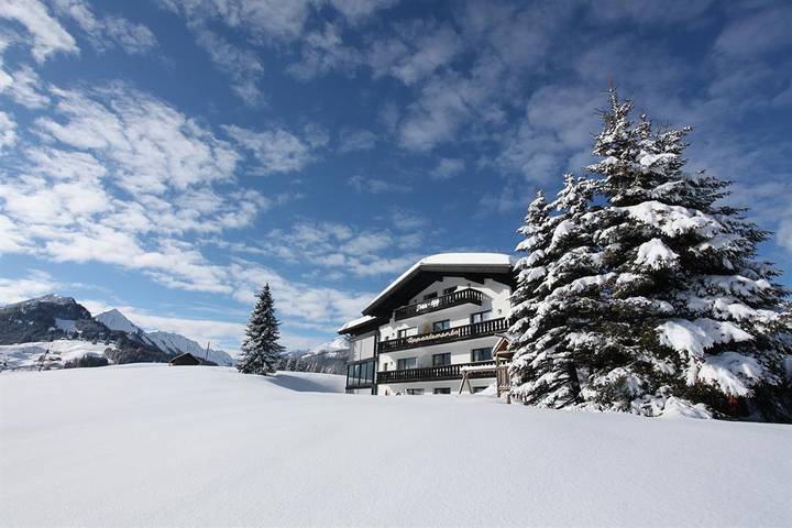 Ferienwohnung für 2 Personen, mit Balkon und Garten sowie Sauna im Kleinwalsertal