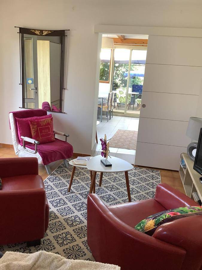 Appartement entier, Apartment with Garden View in Eccica-Suarella, Région d'Ajaccio