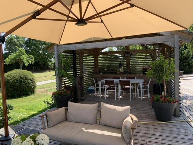 Location de vacances pour 11 personnes, avec terrasse et sauna ainsi que piscine et jardin à Notre-Dame-de-Courson