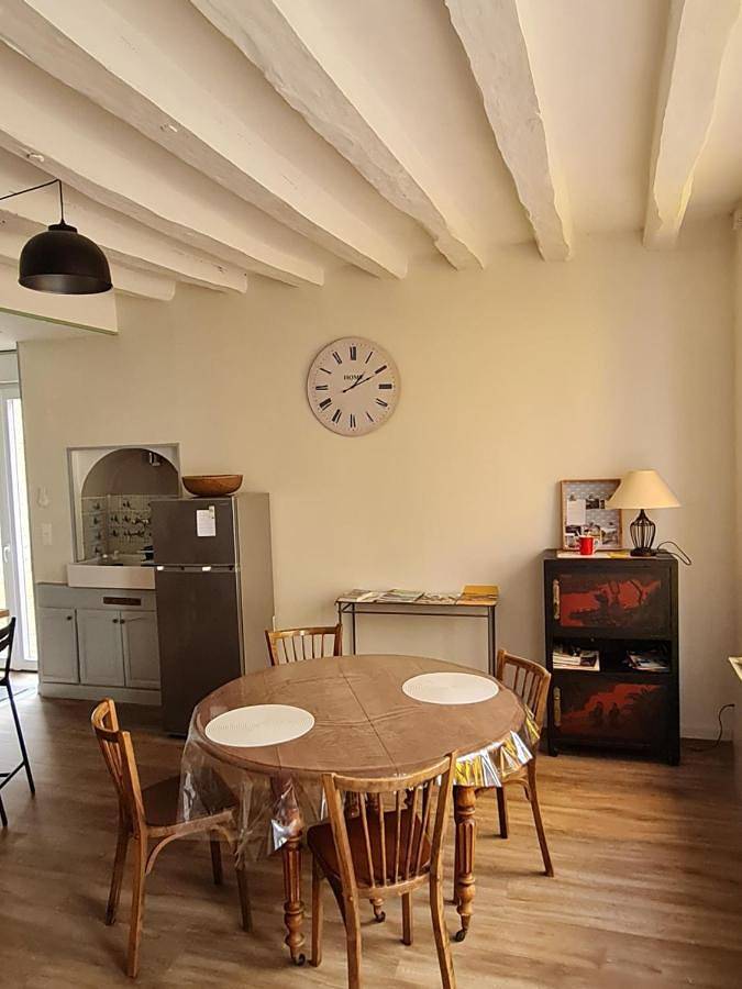 Two-Bedroom House in Fresnay-sur-Sarthe, Sarthe