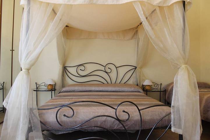 Vacation rental for 5 people, with balcony in Verona