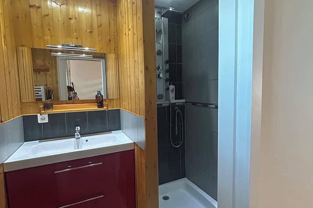 Entire apartment, Cosy duplex in the Haut-Jura with detached garage. in Prémanon, Parc naturel régional du Haut-Jura