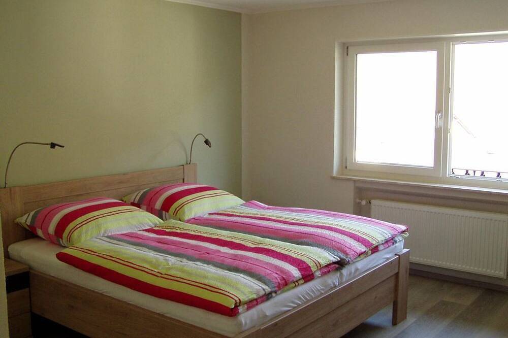 Ganze Wohnung, Weinhaus Lenartz-Bleser - Appartement/Fewo, Dusche oder Bad, Wc in Briedern, Cochem-Zell