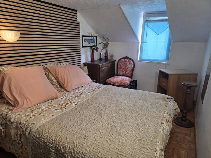 Chambre d’hôte pour 3 personnes, avec Terrasse ainsi que Jardin et Vue