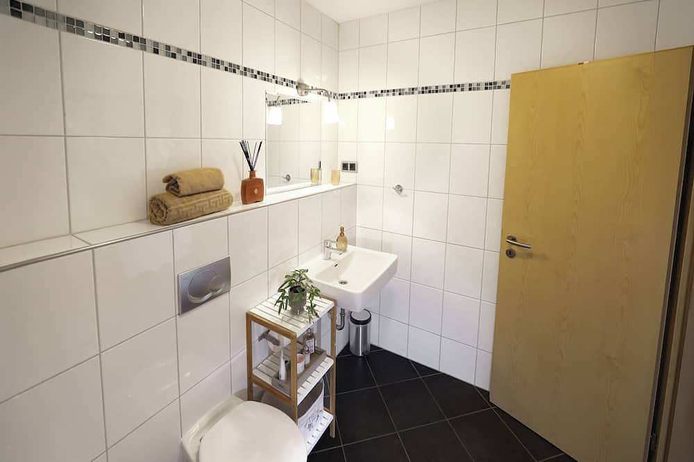 Ganze Wohnung, Gemütliches Apartment mit Balkon in Aschaffenburg, Spessart