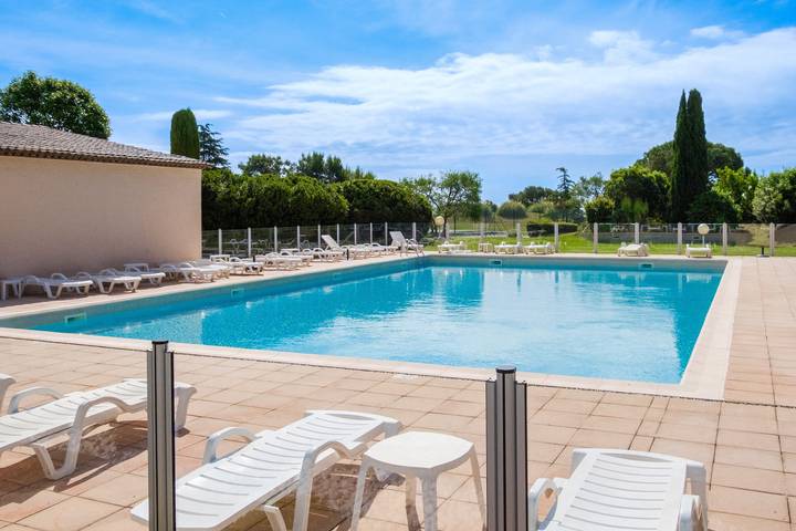 Geheel appartement, Appartement 'Vaugrenier Presidences' met Uitzicht op Zee, Wi-Fi en Airconditioning in Villeneuve-Loubet, Middellandse Zeekust (Frankrijk)