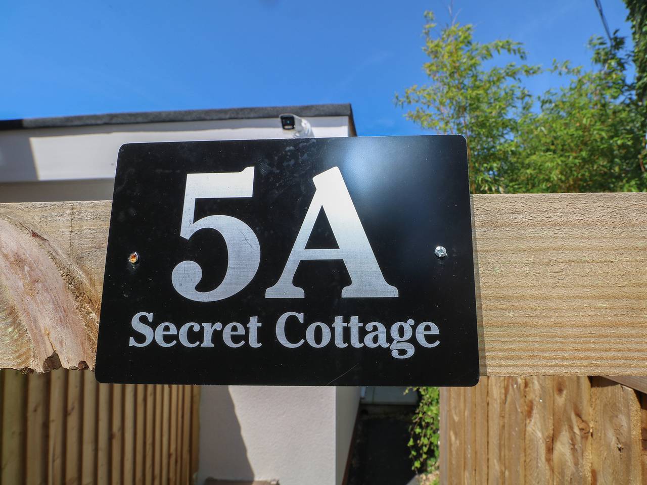 Entire apartment, The Secret Cottage 5A in Seaford, East Sussex