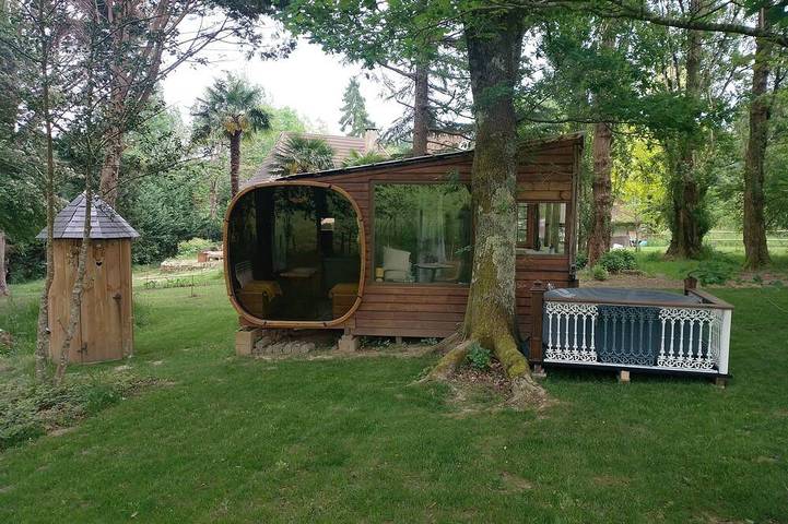 Chalet pour 3 personnes, avec Jacuzzi ainsi que Terrasse et Jardin