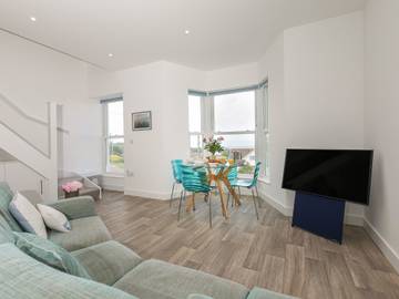 Vacation Rental for 4 Guests in St. Ives, Cornwall, Picture 2