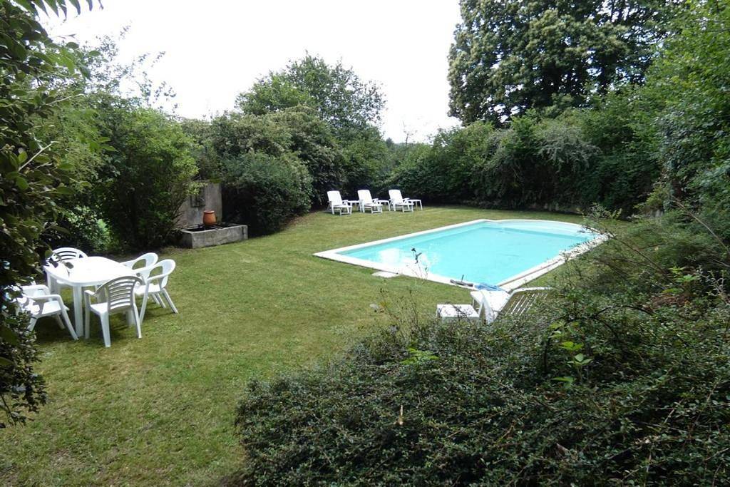Two-Bedroom House in Sardent, Région de Guéret