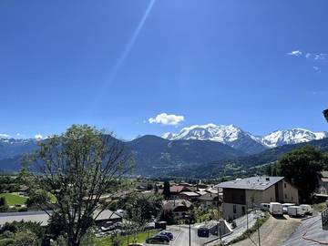 Gîte pour 2 personnes, avec terrasse et vue à Domancy