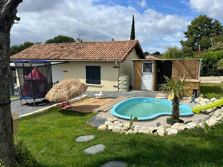 Maison de vacances pour 4 personnes, avec vue sur le lac et vue ainsi que jardin et piscine