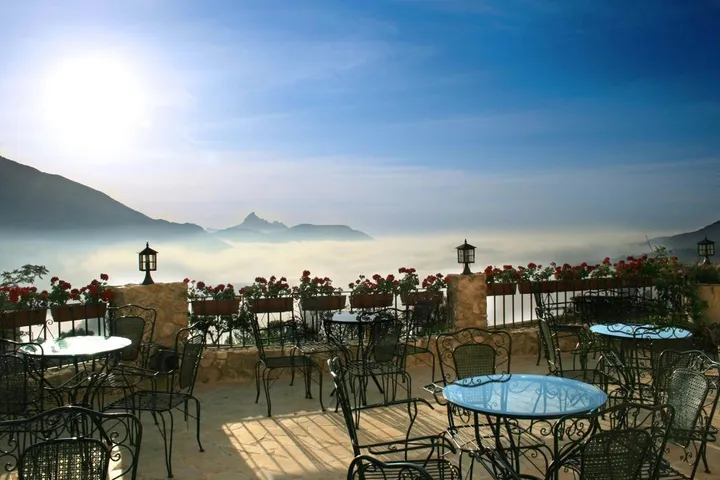 Hotel para 2 personas, con terraza y vistas - 1
