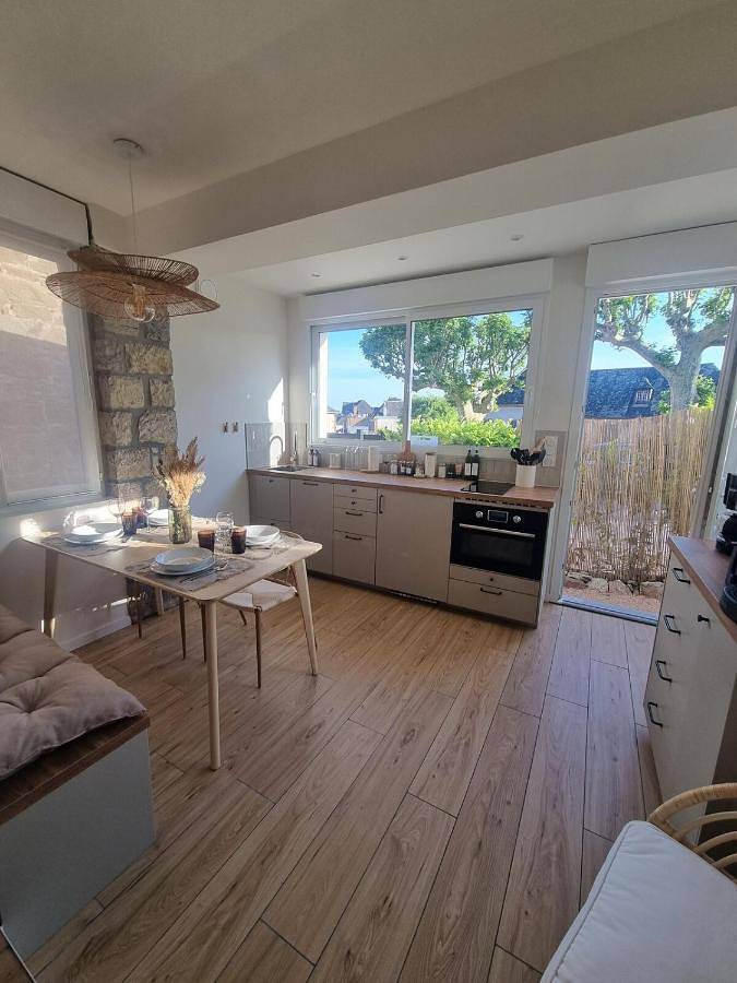 Gîte pour 3 personnes, avec terrasse dans Village de Collonges la Rouge - 2