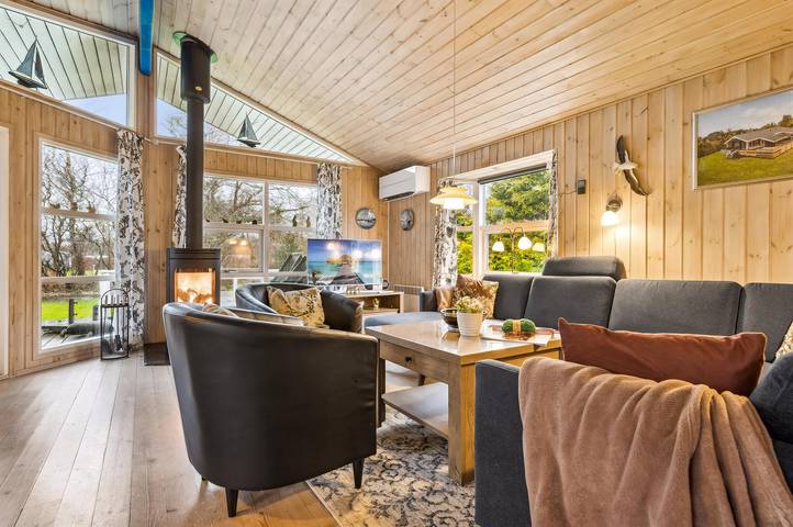 Ferienhaus für 8 Personen, mit Terrasse und Whirlpool sowie Sauna - 1