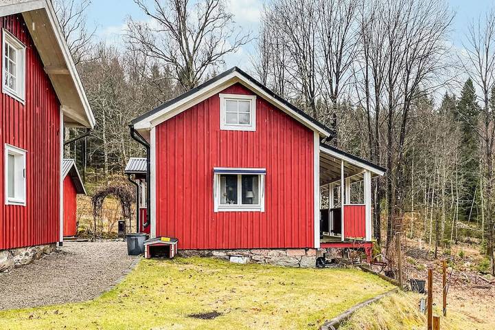 Awesome home in Fristad with WiFi in Borås, Västergötland