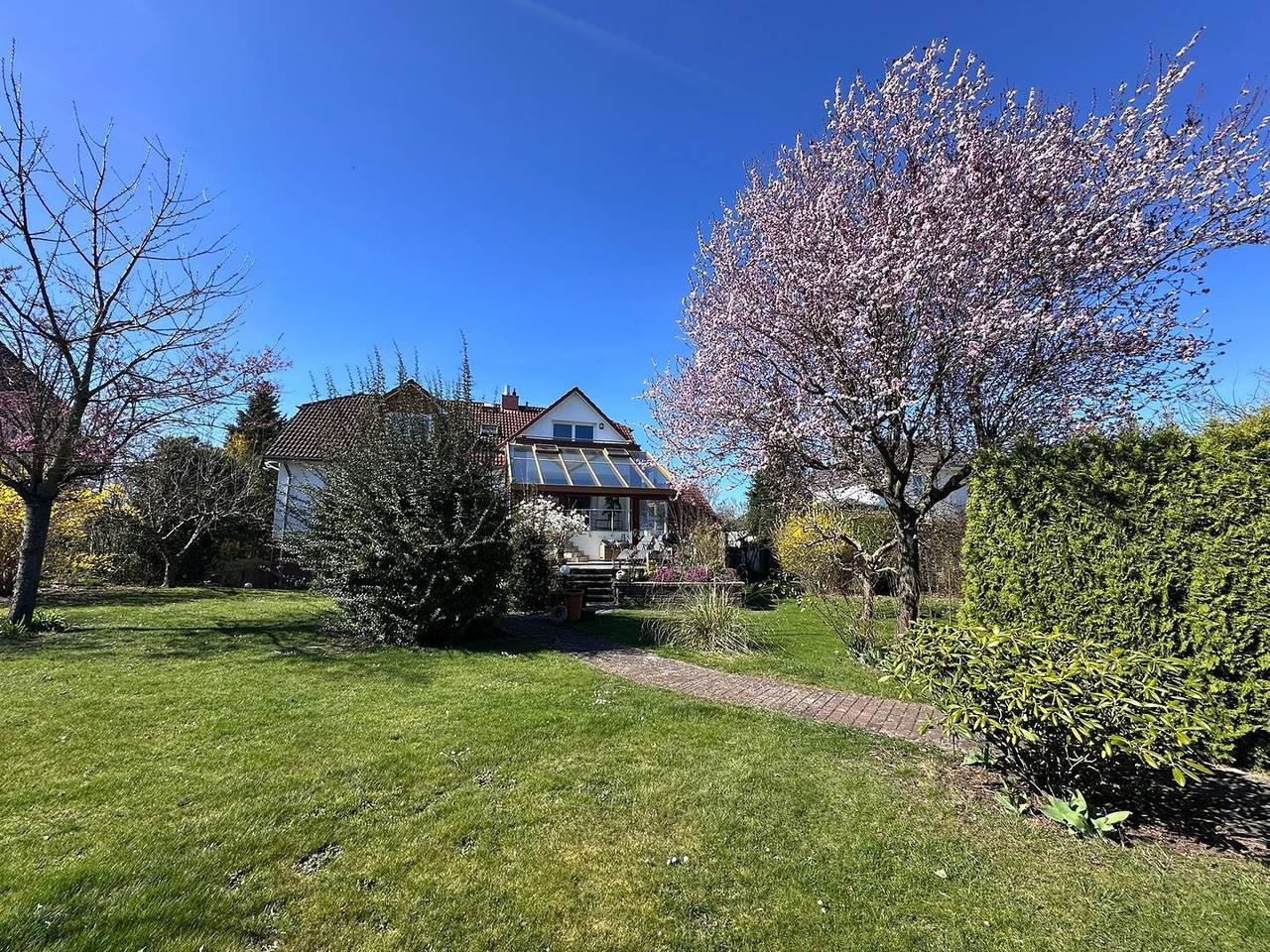 Appartement entier, "Experience Comfort and Relaxation in Our Garden Retreat by the Sea!" in Bad Doberan (Ville), Bad Doberan