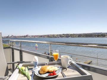 Ferienwohnung für 2 Personen, mit Seeblick und Balkon sowie Ausblick in Heiligenhafen