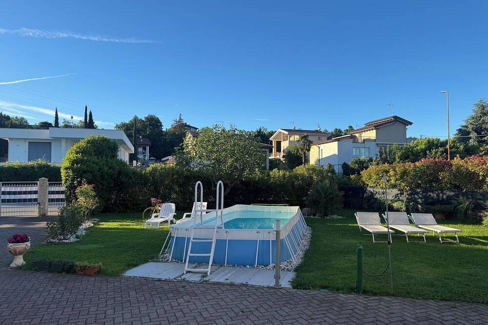 House with private pool x families and companies in Caprino Veronese, Gardasee-Berge