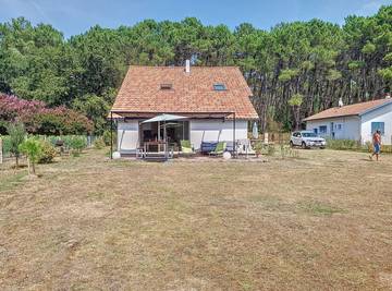 Gîte pour 13 personnes, avec jardin et terrasse, animaux acceptés dans Lac de Léon