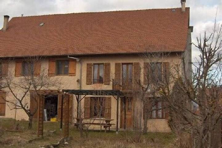 Location de vacances pour 13 personnes, avec jardin et balcon à Poligny (Hautes-Alpes)