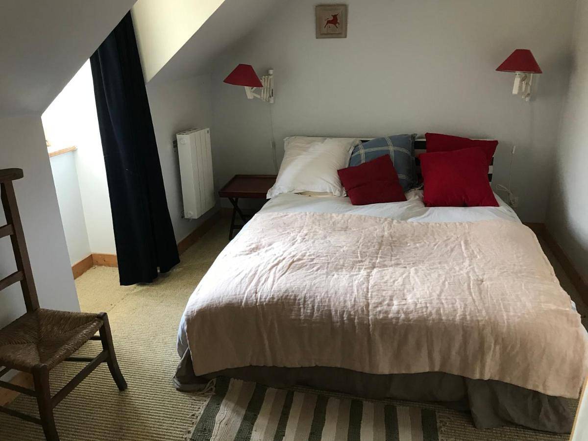 Double Room in Plouguin, Région de Brest