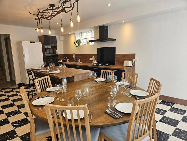 Location de vacances pour 10 personnes, avec jardin, adapté aux familles à Vertus - 2