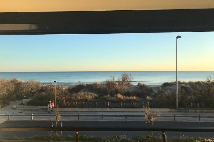 Appartement entier, Appartement Face Mer, 20 mètres de la plage in La Grande-Motte, Côte méditerranéenne (France)
