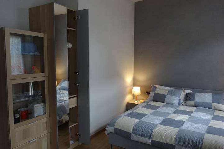 Casa vacanza per 9 persone, con balcone e giardino in Busto Arsizio