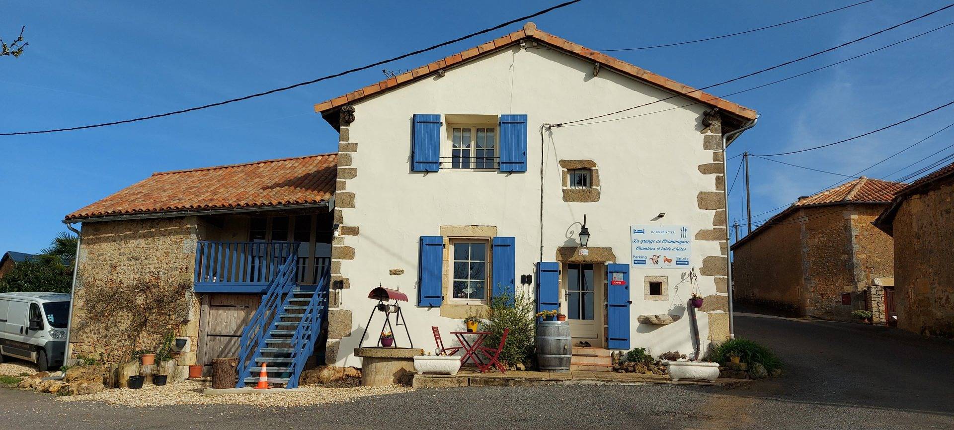 La Grange de Champagnac, chambres d'hôtes - Chambre Cerise in Yvrac-et-Malleyrand, Charente
