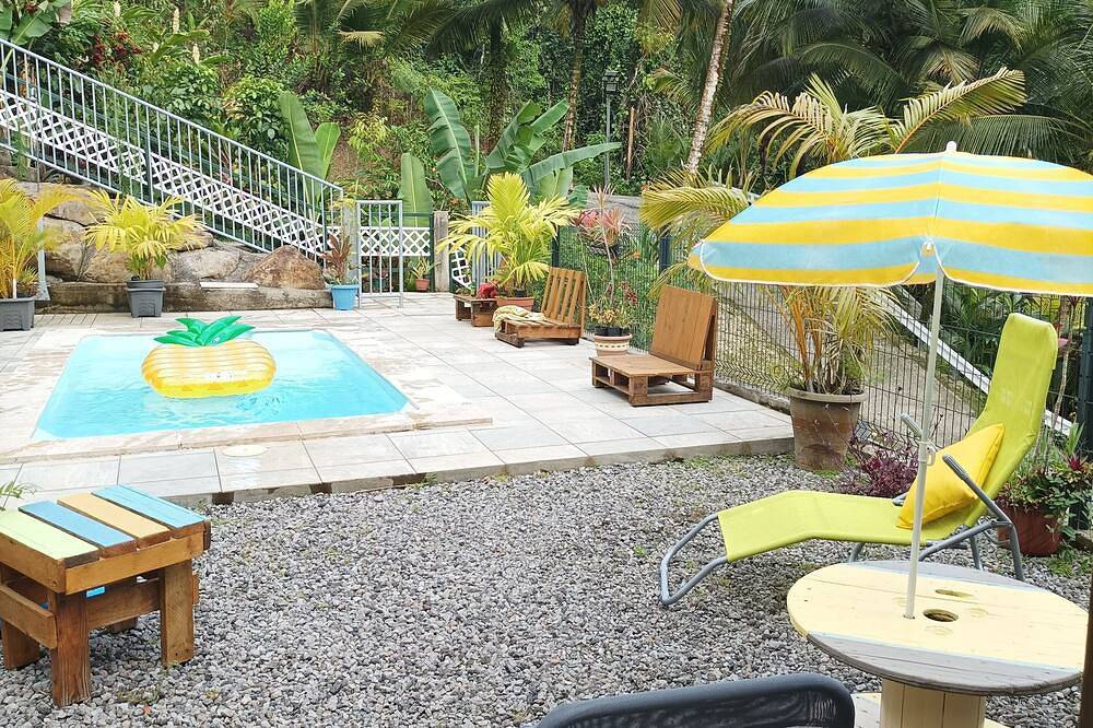 Quiet, cosy gîte with swimming pool in Petit-Bourg in Petit-Bourg, Guadeloupe
