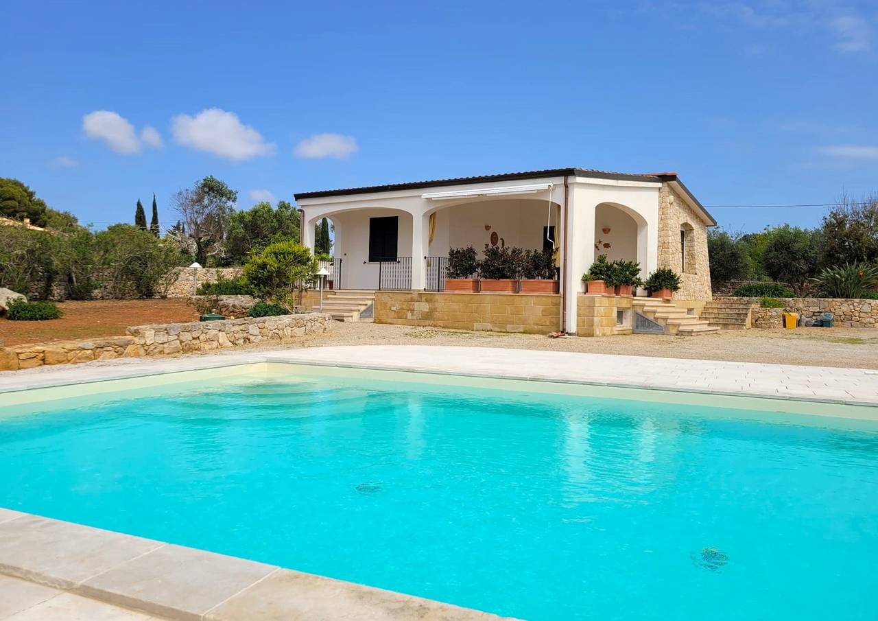 2 km zum Sandstrand: Hübsche Villa mit Pool in Morciano di Leuca, Golf von Tarent