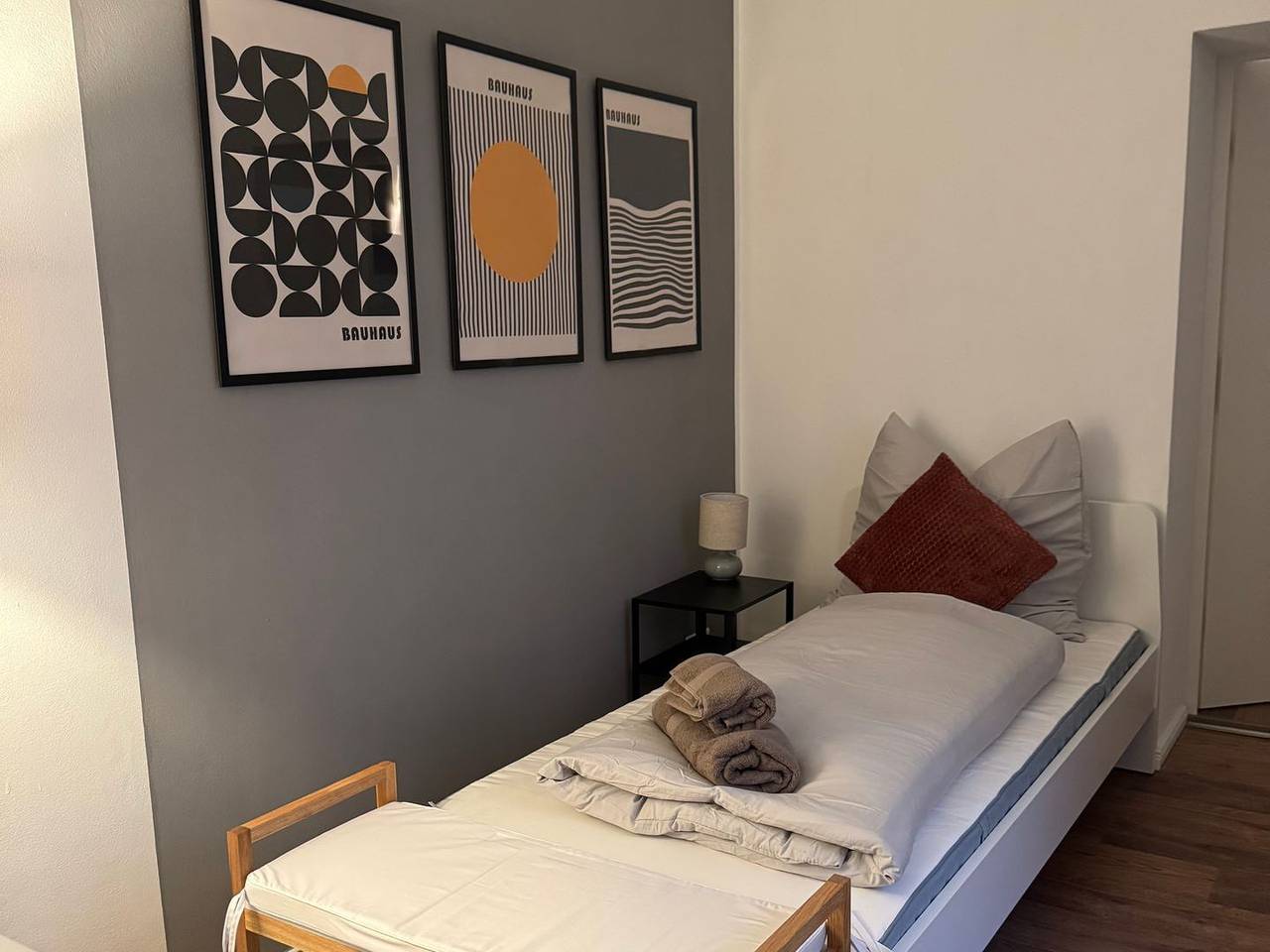 Ganze Wohnung, Gemütliches Appartement "Hans" in Köthen mit 4 Schlafzimmern in Köthen, Anhalt - Bitterfeld