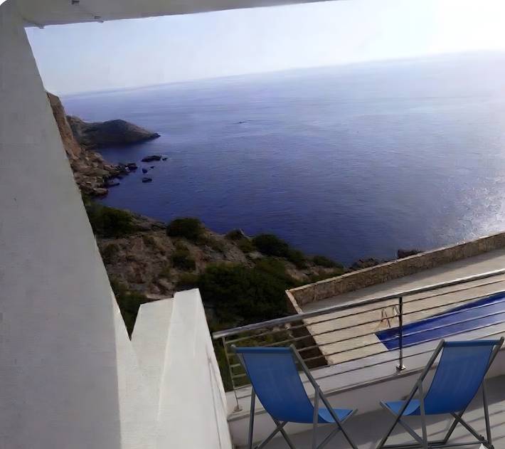 Studio entier, Icaros 4, Studio dans le plus beau site de Begur perché sur une falaise au dessus de la mer. in sa Tuna, Begur