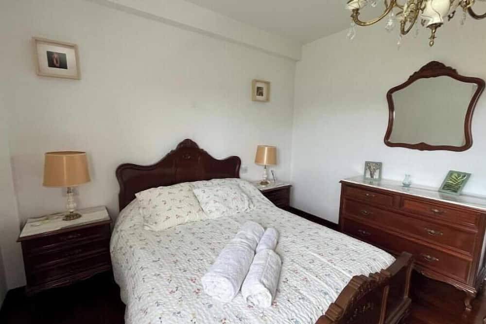 Apartamento en primera planta de casa cerca Camino Inglés (Apta para mascotas) in Abegondo, Costa de Galicia