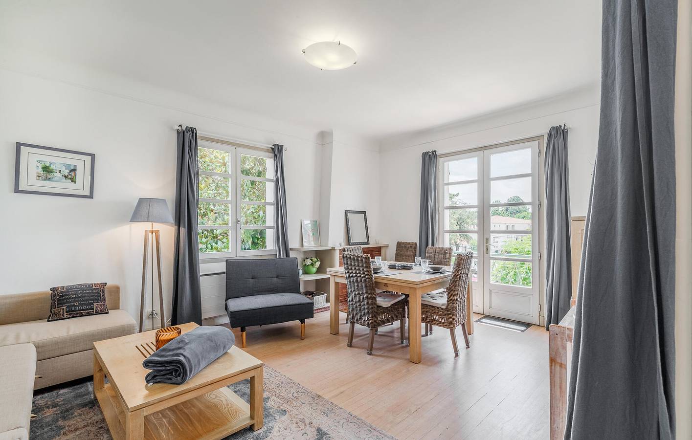 Entire holiday apartment, Cozy Garden Apartment 300m from Plage du Bureau in Saint-Palais-sur-Mer, Côte de Beauté