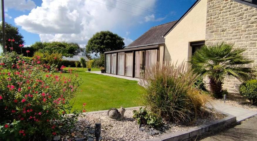 Location de vacances pour 4 personnes, avec Terrasse et Jardin dans Plévin