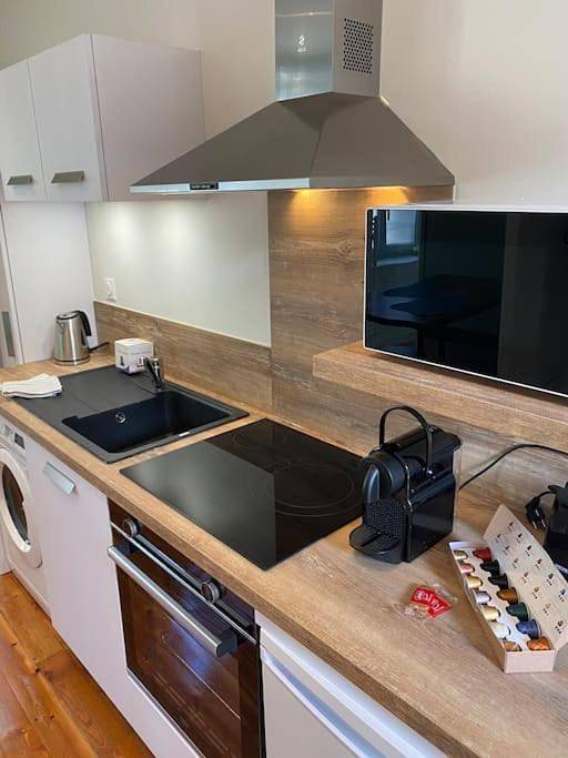 Gîte pour 2 personnes, avec terrasse et piscine dans Office De Tourisme De Bourbon Lancy - 3