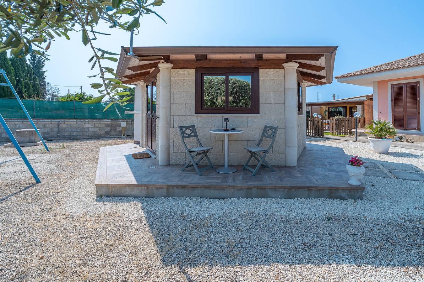 Entire studio, Studio 'Luana' with Mountain View, Wi-Fi and Air Conditioning in Noto, Noto region
