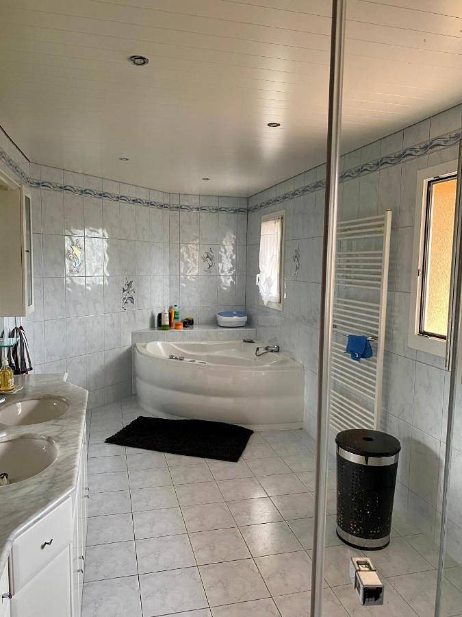 Gîte pour 2 personnes, avec jardin ainsi que terrasse et vue à Bulle - 4