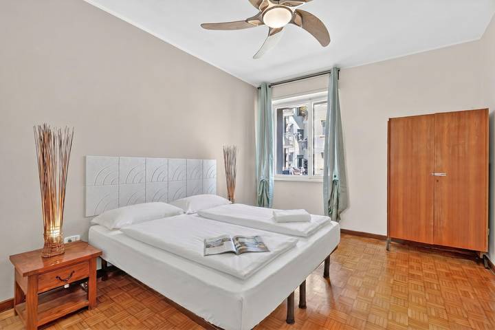 Appartement entier, Riva Dante Apartment in Riva del Garda, Montagnes autour du lac de Garde