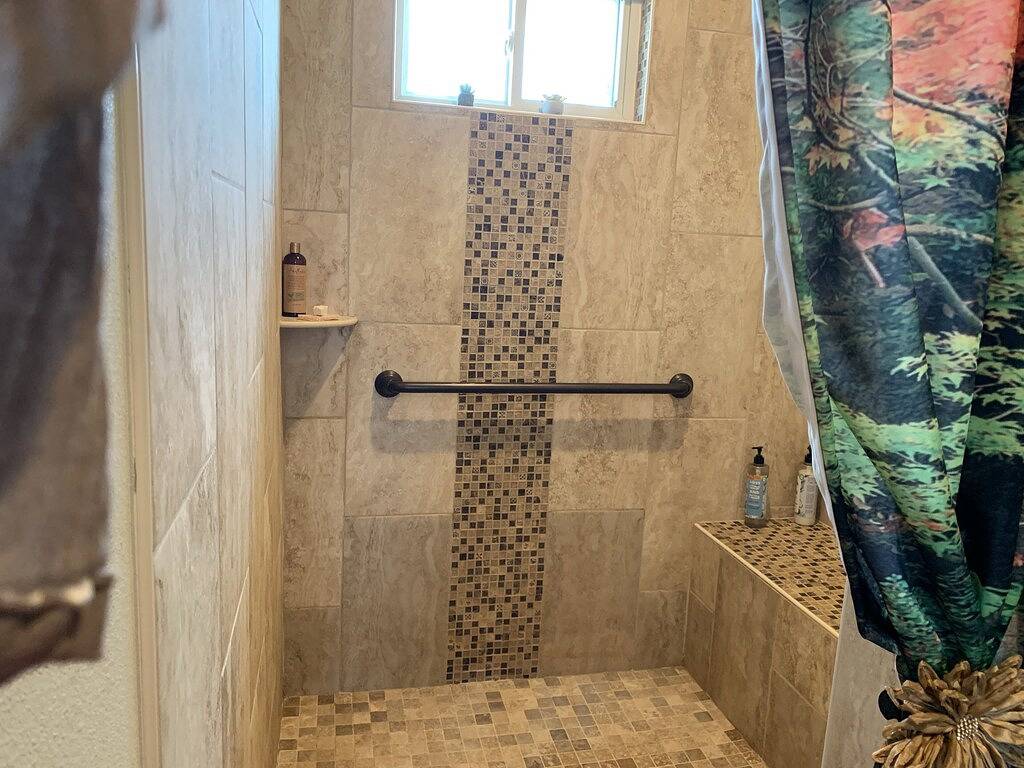 Ganze Wohnung, Roomy Master Suite - Perfect for 2-3 adults Or 2 adults 1 child, min age 8 yrs in Van Zandt County