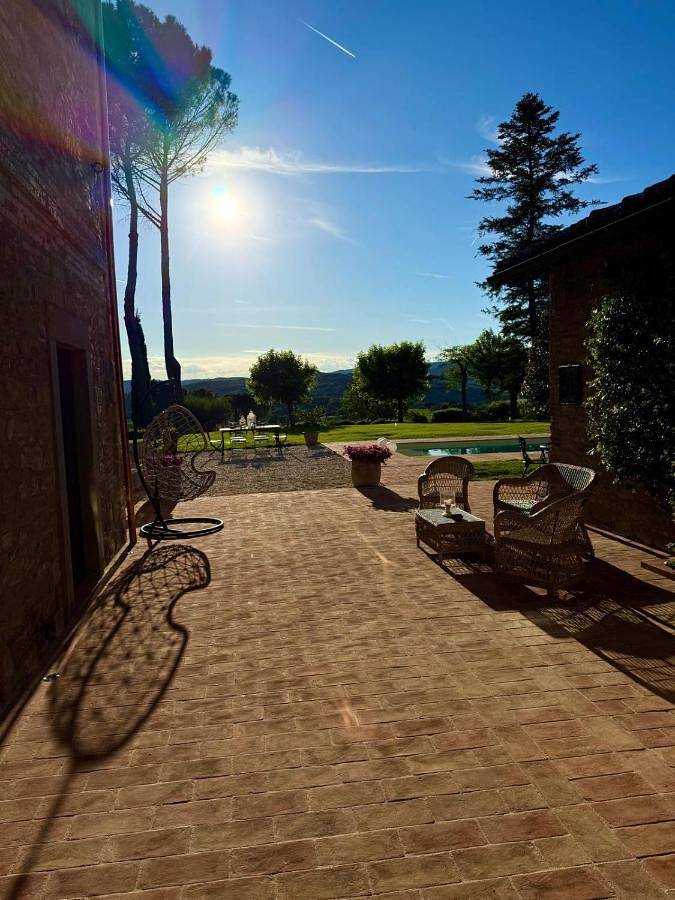 Gîte pour 2 personnes, avec Terrasse et Jacuzzi ainsi que Jardin et Piscine à Corciano - 4