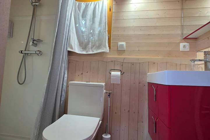 Ailéa – Tiny House with a Private Hot Tub in Provence in Beaumes-de-Venise, Vaucluse