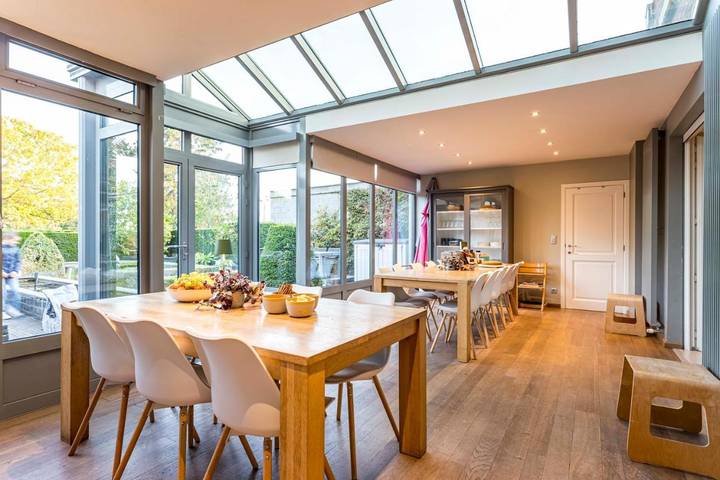 Villa pour 18 personnes, avec Terrasse ainsi que Jardin et Sauna à Riemst